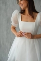 biala sukienka krotka babydoll
