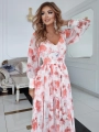 elegancka sukienka w kwiaty
