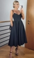 Elegancka czarna sukienka
